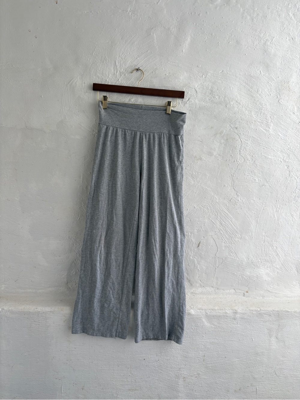 GAP kids size XXL (14-16) wide legged lounge pants 

Gap stretch, and in perfect